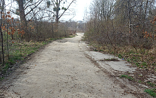W Olsztynie powstał nowy park. Tylko wejścia do niego brak… W Olsztynie powstał nowy park. Tylko wejścia do niego brak…